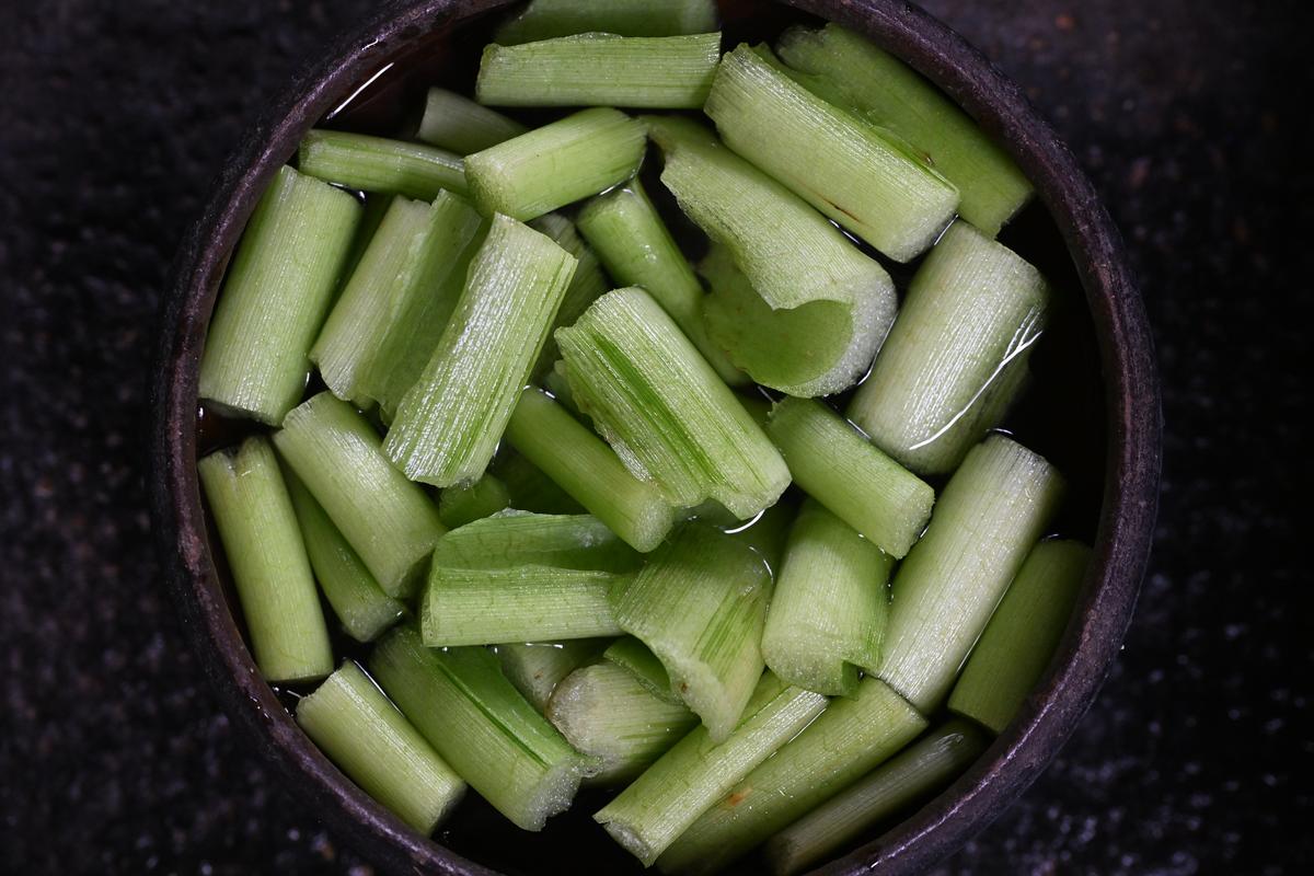 थाल या तारो कॉर्म