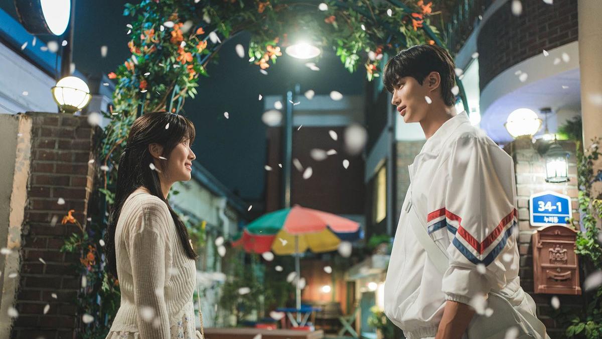 âLovely Runnerâ K-drama review: Kim Hye-yoon and Byeon Woo-seok are pitch-perfect in this charming romance