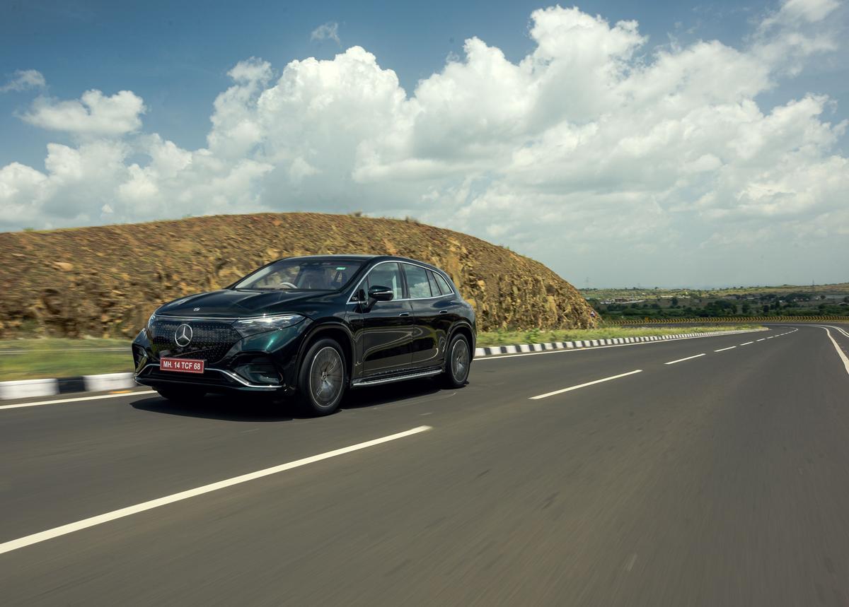 Aerodynamic design of the Mercedes-Benz EQS SUV