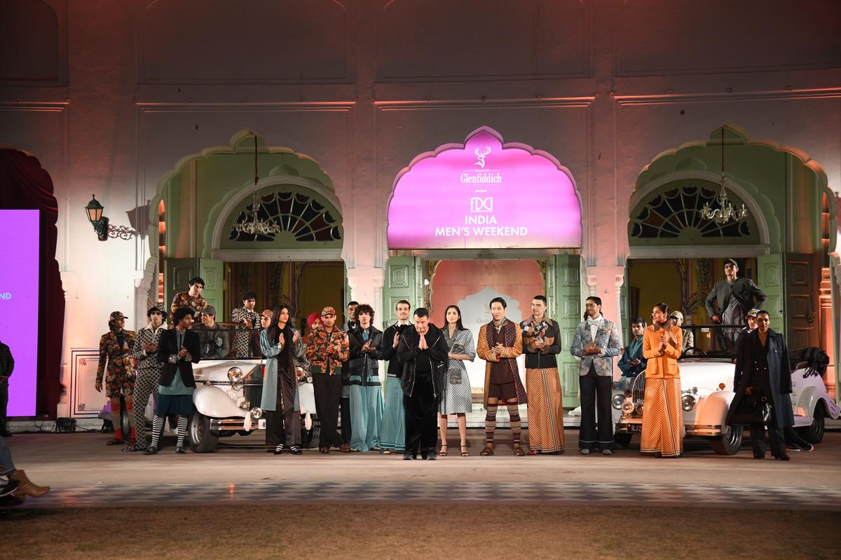 Relaxed shirts, wraparound dhotis, soft jackets and more in earthy tones made up Ashish N Soni’s contemporary menswear showcase