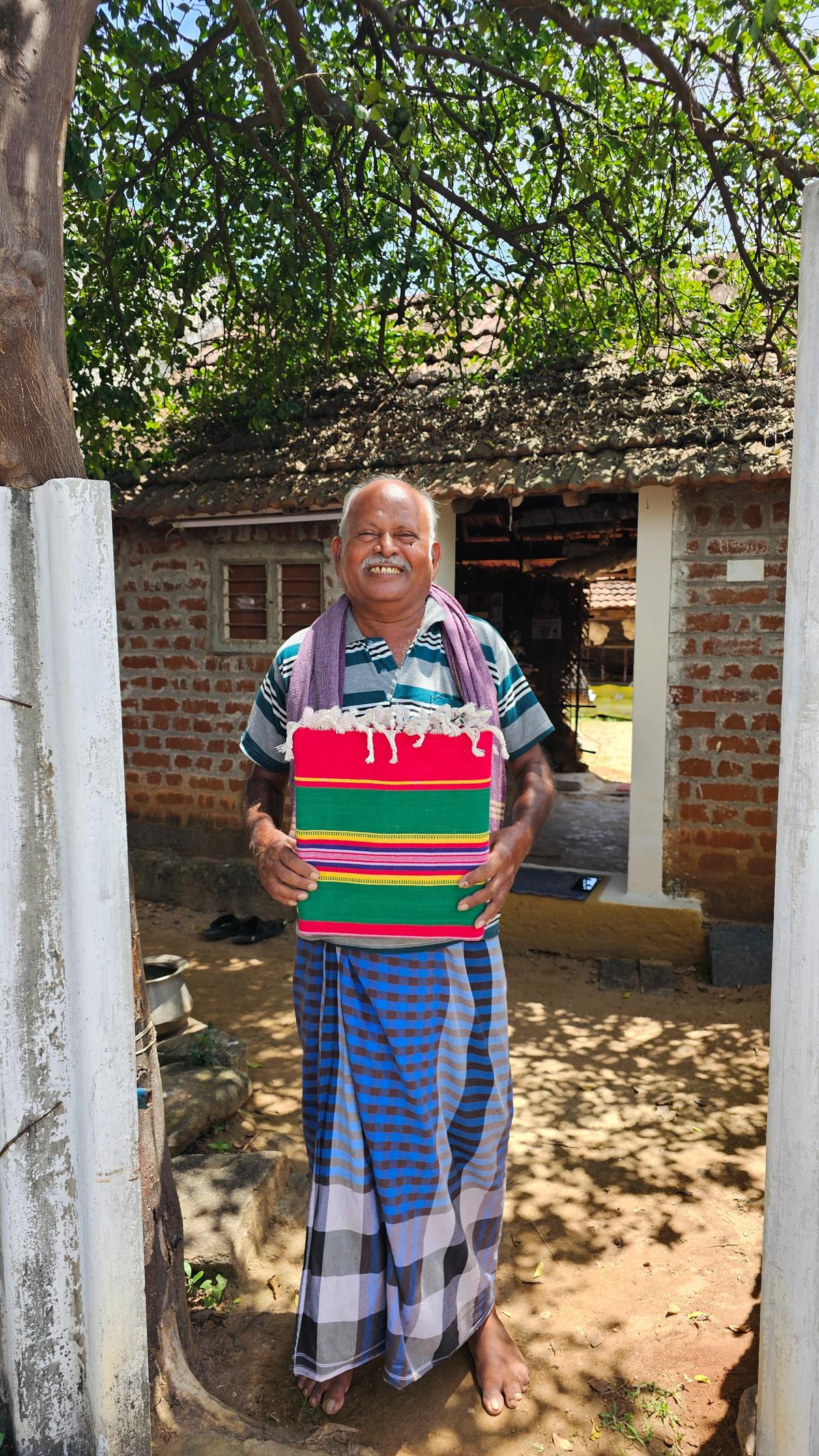 A weaver with the jamakkalam 