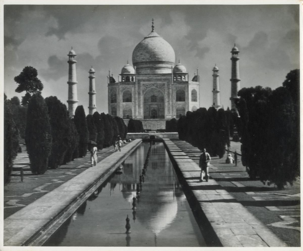 O Taj Mahal, Agra (fotógrafo não identificado) O Taj Mahal, Agra (fotógrafo não identificado)