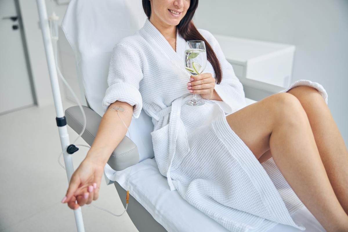 IV drips filled with antioxidants and vitamins should be administered in a clinical setting only IV drips filled with antioxidants and vitamins should be administered in a clinical setting only