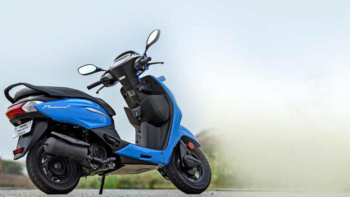 Pleasure plus best sale scooty cost