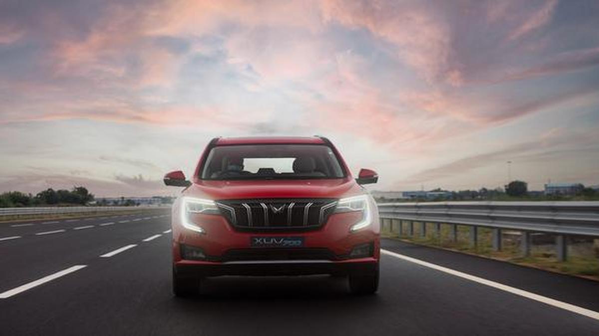 Mahindra XUV700 AWD, AX7 dieselmanual now available with Luxury pack