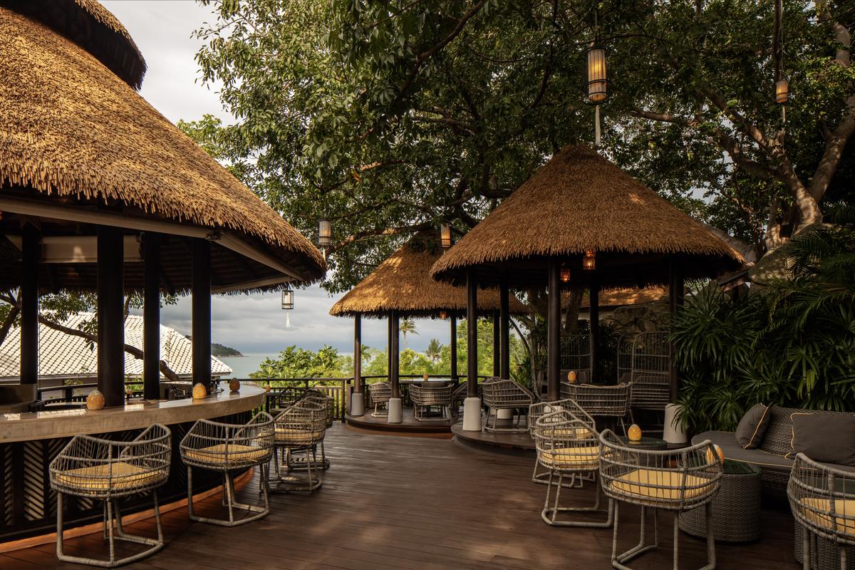 Singing Bird Lounge at Anantara Lawana Koh Samui Resort