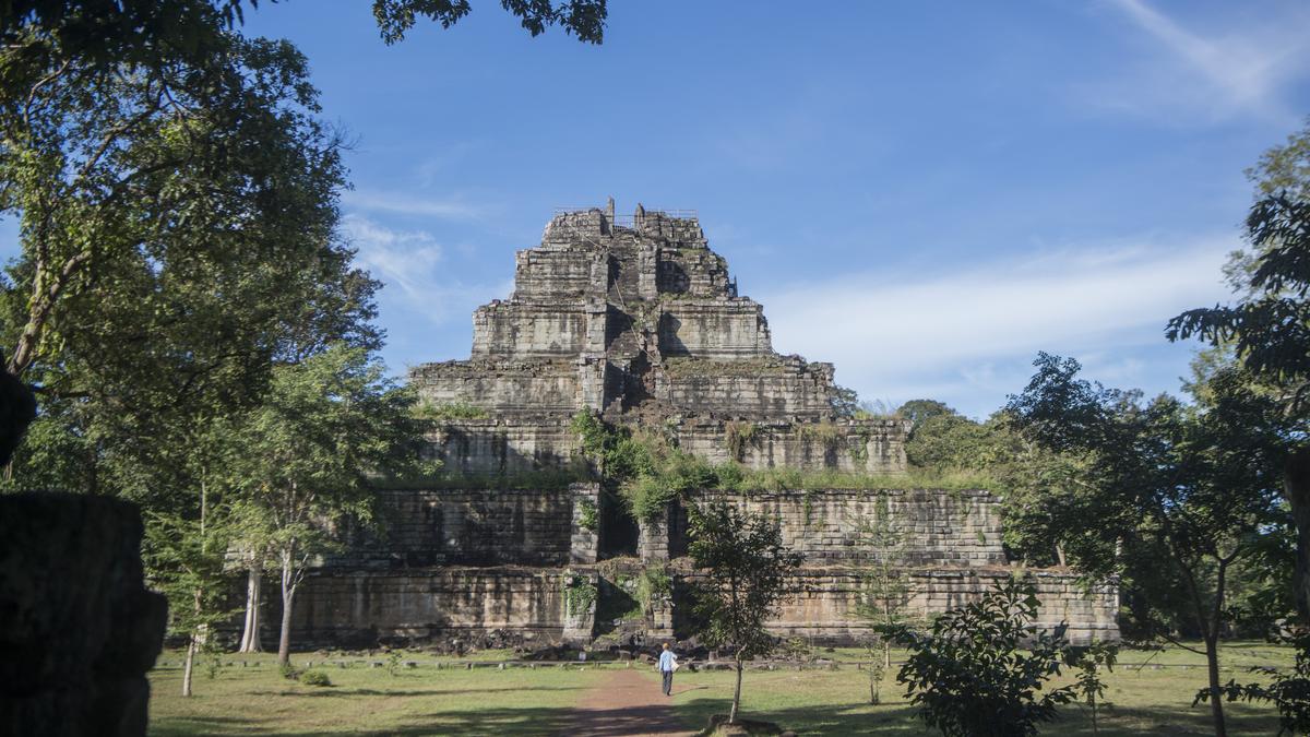 Column by Devdutt Pattanaik | Kailasa in Cambodia