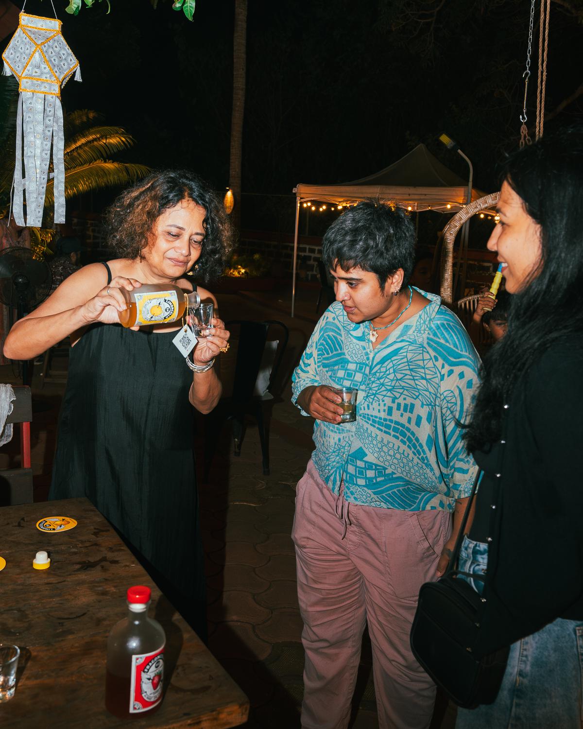 Lolita Sarkar pouring a Limoncelllo 24 cocktail