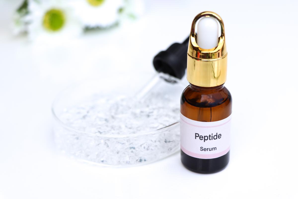 Peptide-driven treatments containing short-chain amino acids function as molecule messengers to reduce visible signs of aging Peptide-driven treatments containing short-chain amino acids function as molecule messengers to reduce visible signs of aging