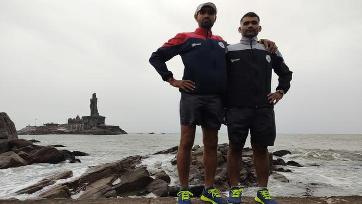 Naval officers Ram Ratan and Sanjay Kumar hope to set a new Guinness record with their Kanyakumari to Kashmir run