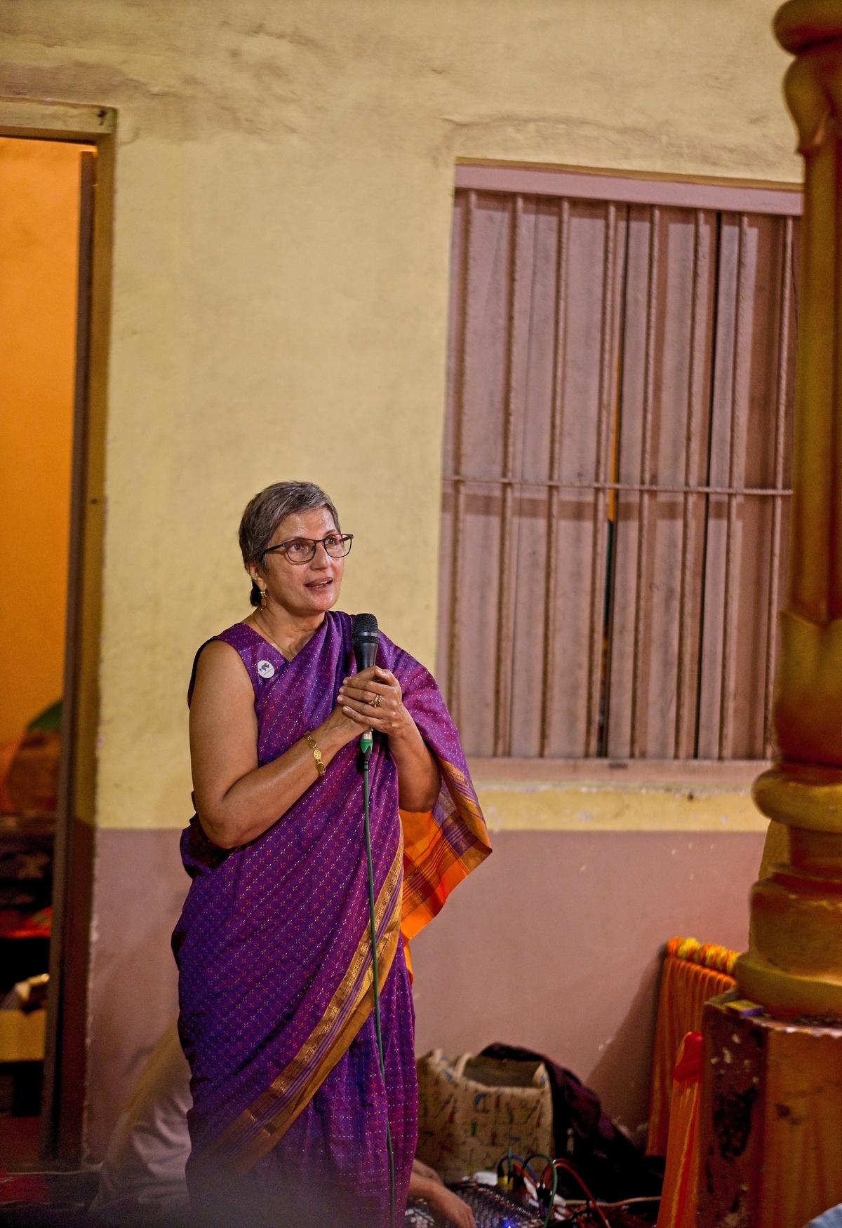 हेता पंडित, लेखिका और शोधकर्ता