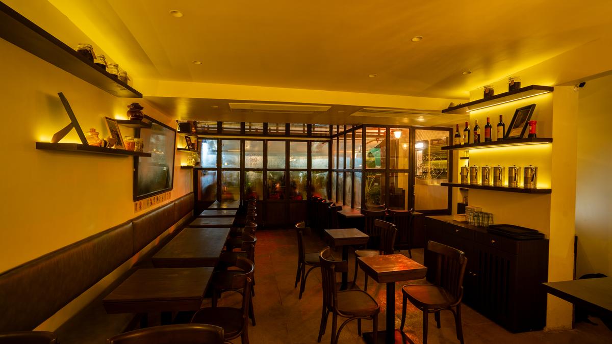 Take a dip into cocktails and bar bites at Mumbai’s new bar — Bombay Daak