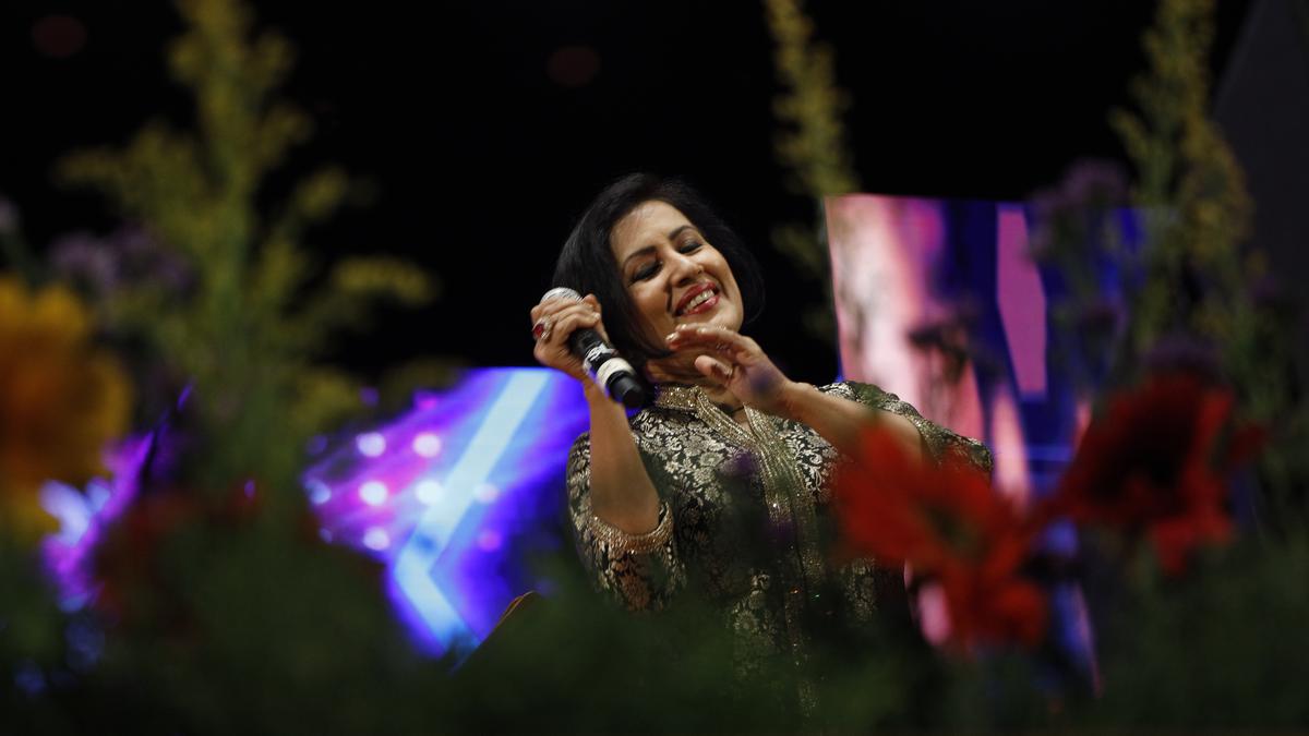 Playback singer Madhushree enthralls music lovers in Chennai with Tamil hits