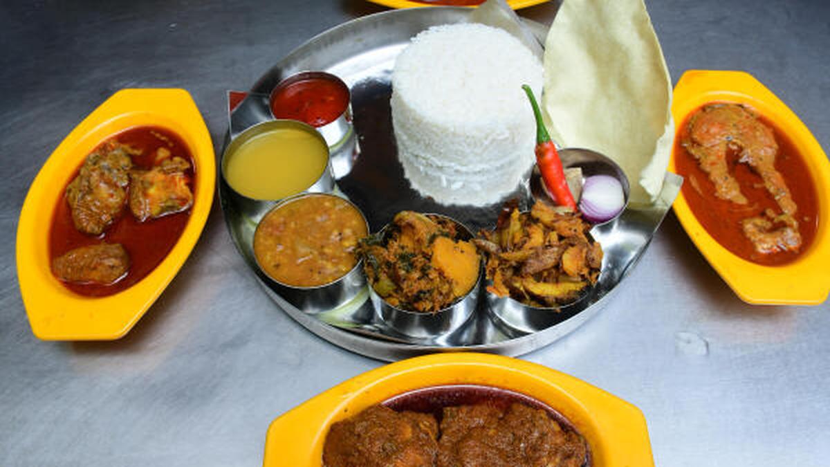 Try wholesome and pocket-friendly Bengali food at these messes in Chennai