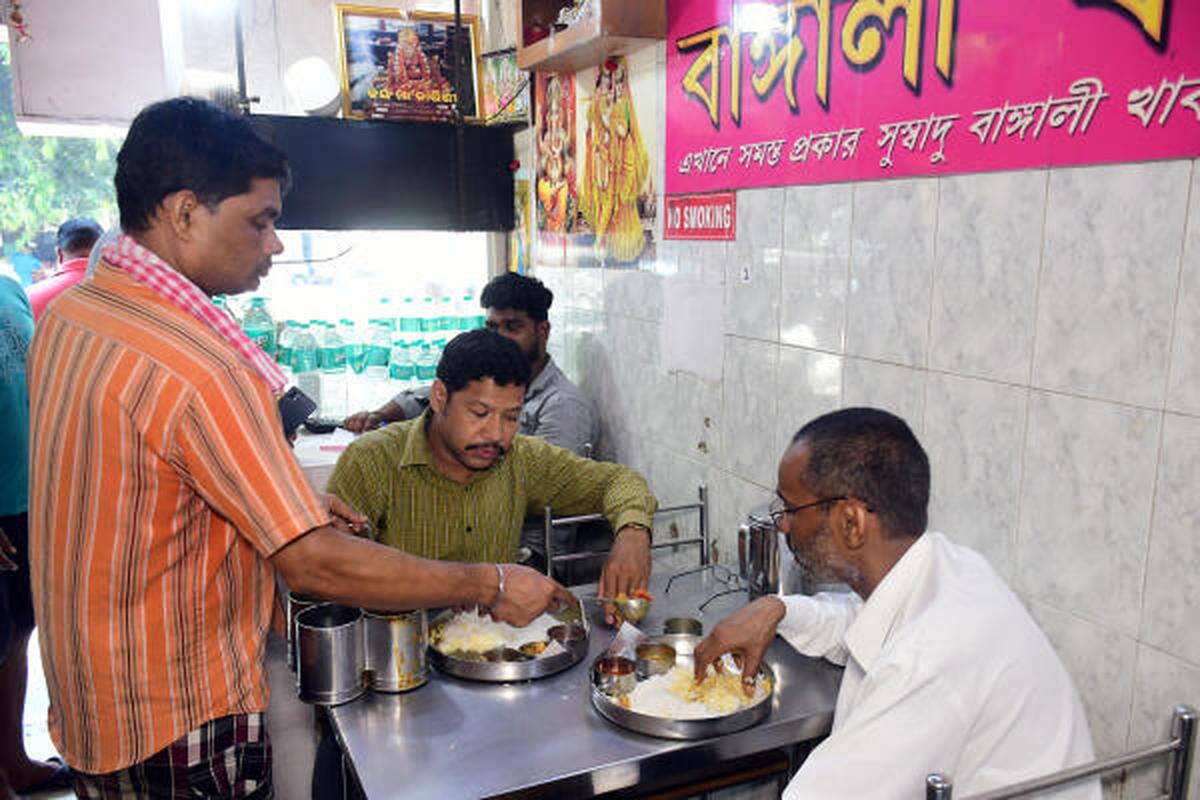 Fresh food being served with unlimited refills