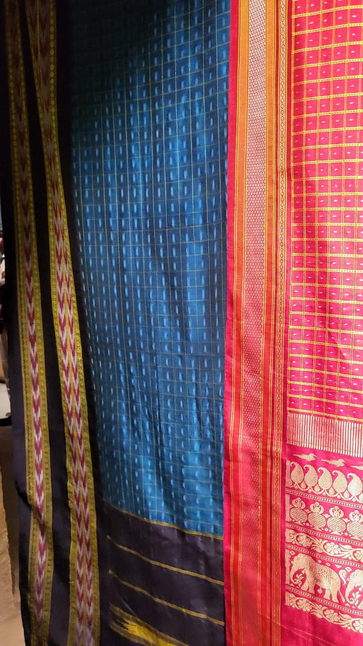 Close-up of the Molkalamoru saris Close-up of the Molkalamoru saris