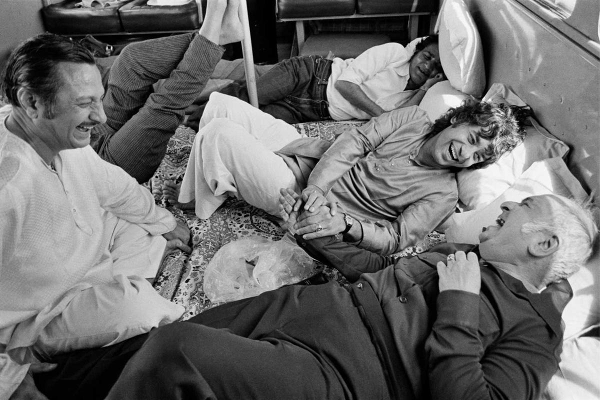 The musicians’ bus was conceived by Pt. Vijay Kichlu (left) director of the Sangeet Research academy. Zakir sharing jokes with him and Pt. V.G. Jog and Pt. Jitender Prasad.