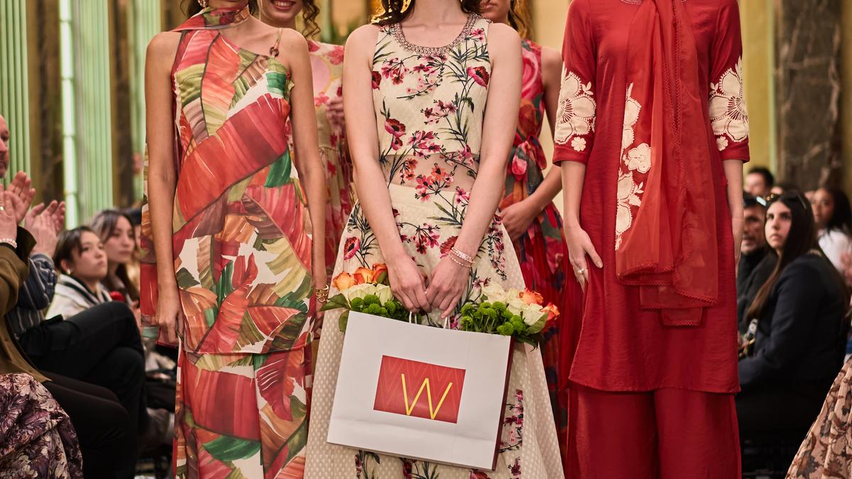 पेरिस फैशन वीक 2026: WforWoman भारत का पहला हाई-स्ट्रीट शोकेस है