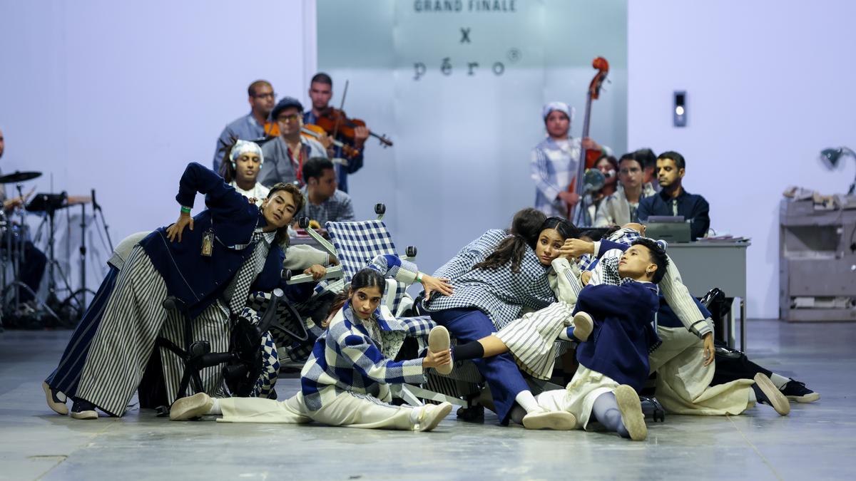 Inside Péro’s fun office