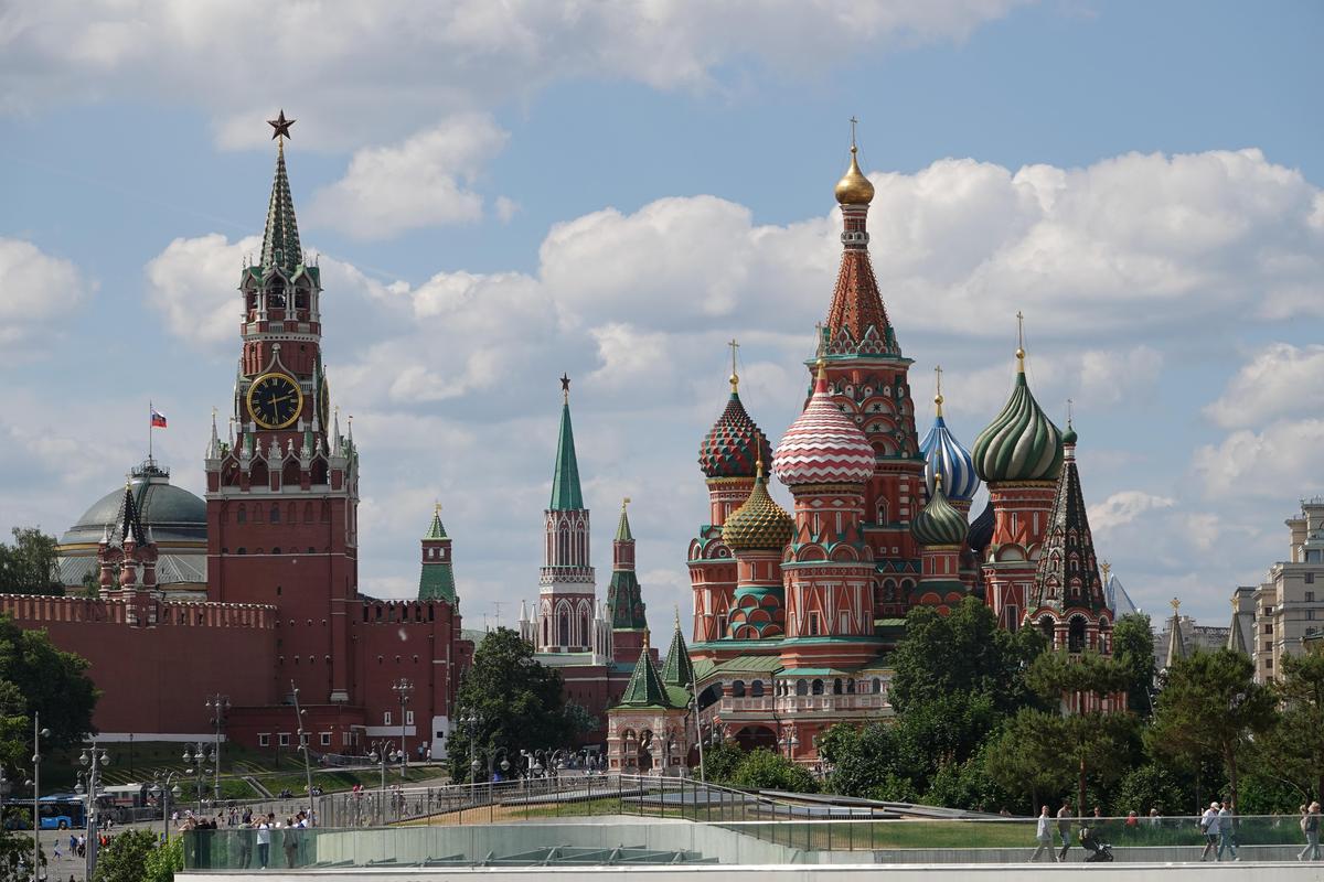 A view of the Kremlin and St. Basil’s Cathedral from Moscow’s floating bridge A view of the Kremlin and St. Basil’s Cathedral from Moscow’s floating bridge