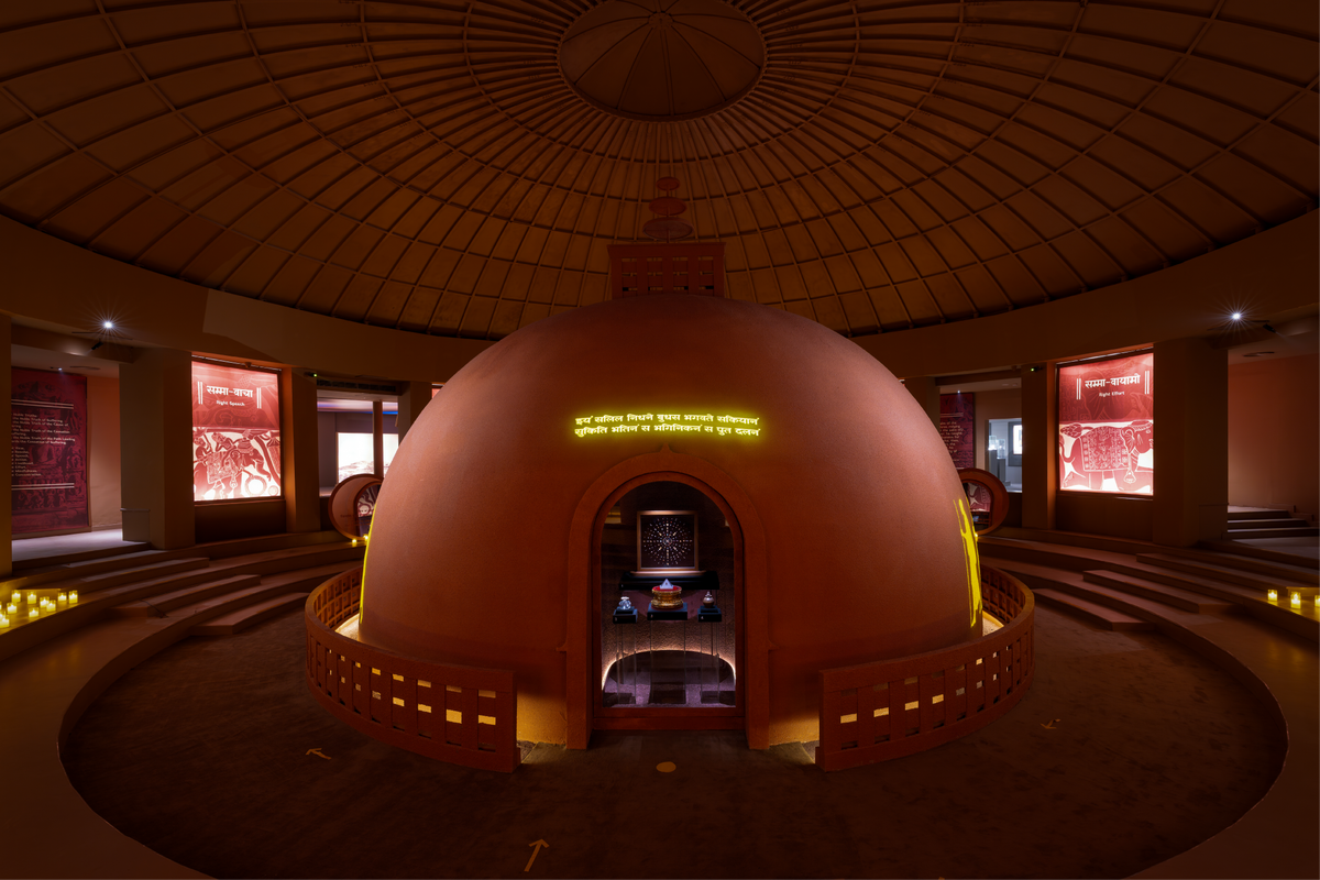 A réplica de uma antiga estupa na exposição A Luz e o Lótus: Relíquias do Desperto