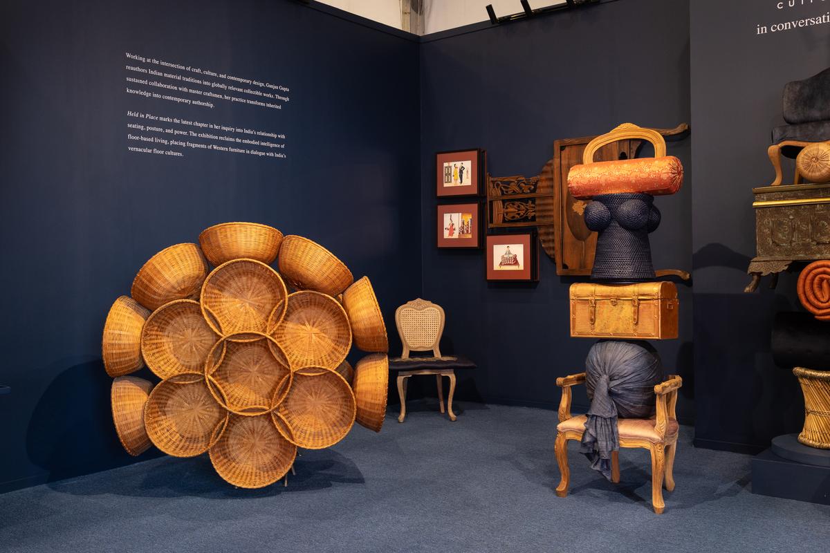 Tokri Wala Throne (left)