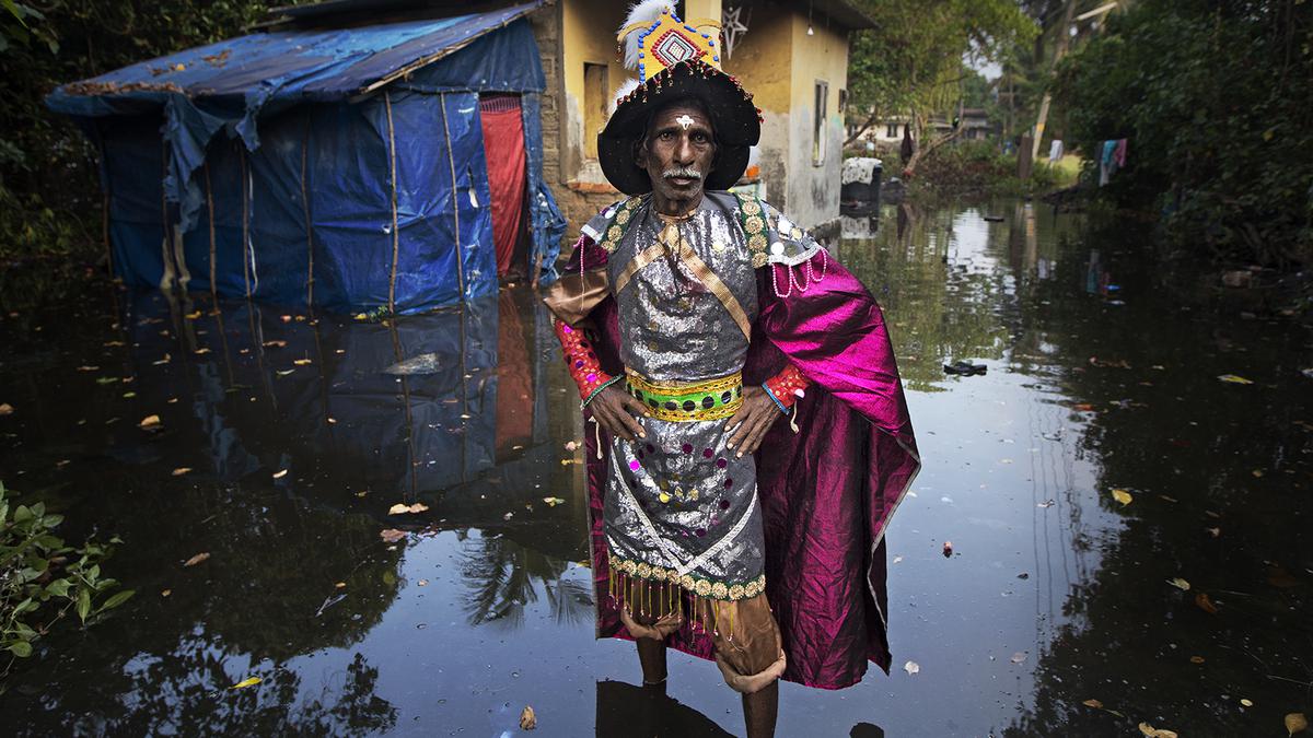 Kings and climate change | K.R. Sunil photographs Chavittu Nadakam artistes in Kerala who are facing rising sea levels