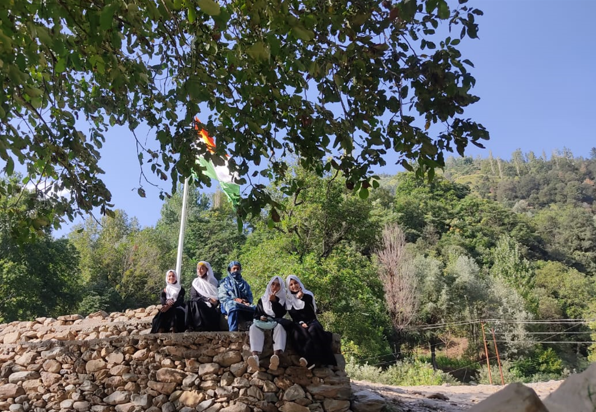 Schoolgirls in burqas under the tirangaÂ 