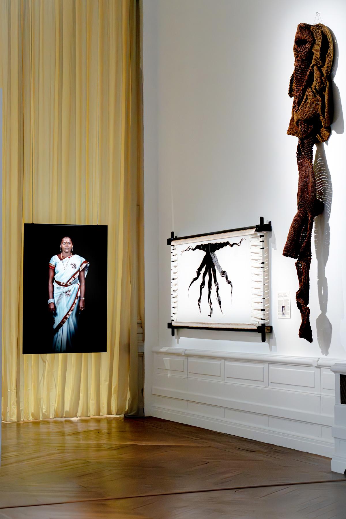 At Sculpter les corps, the works showed how textiles can become sculptural At Sculpter les corps, the works showed how textiles can become sculptural