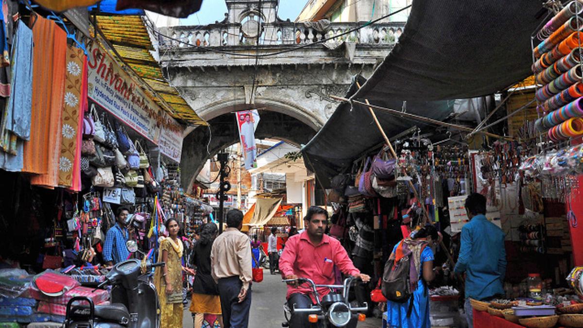 Accessories & Jewelry