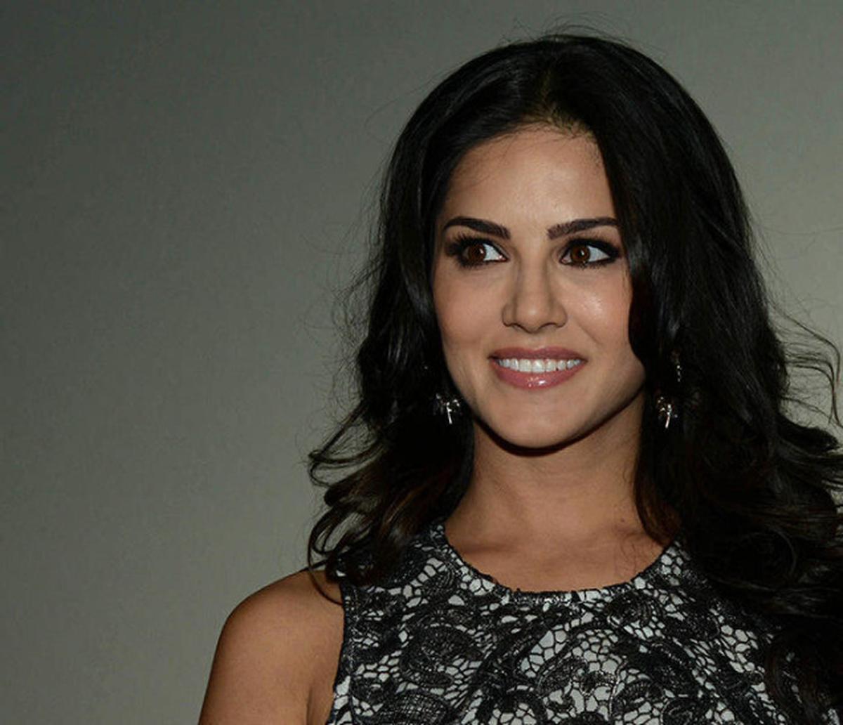 Kerala High Court stays the cheating case against Sunny Leone