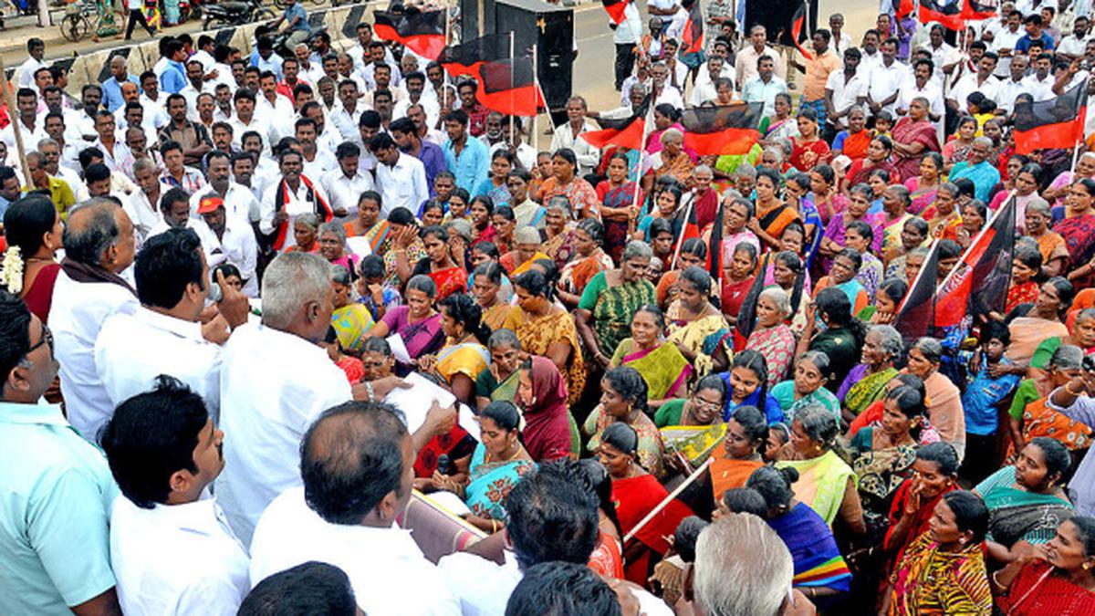 DMK protests slackness in flood relief work, stages demo - The Hindu