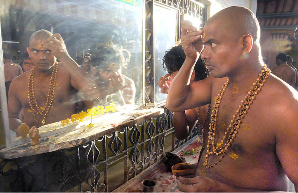 Ram Pothineni devotional look