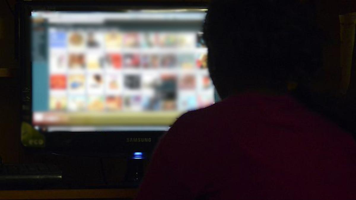 Ban only on sites promoting child porn, says Centre - The Hindu