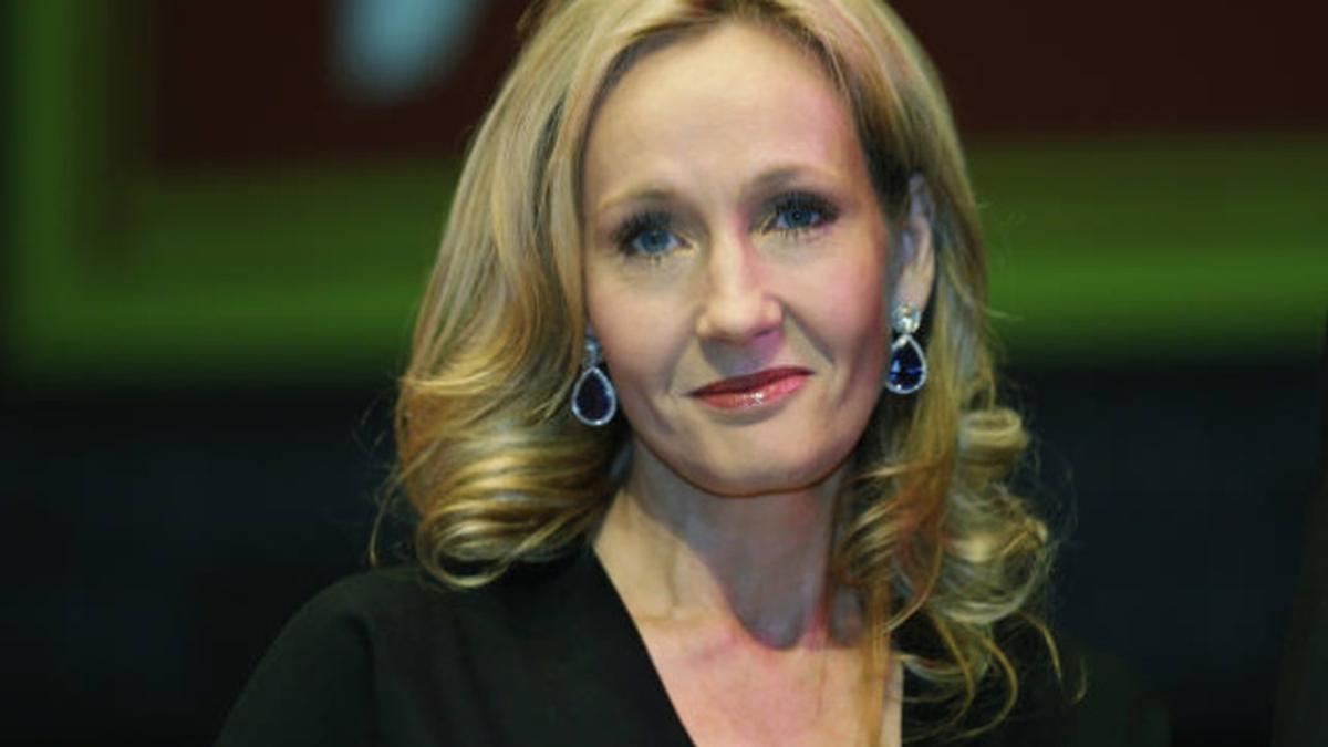 Jk Rowling Likes Fan Theory About Dumbledore As Death The Hindu