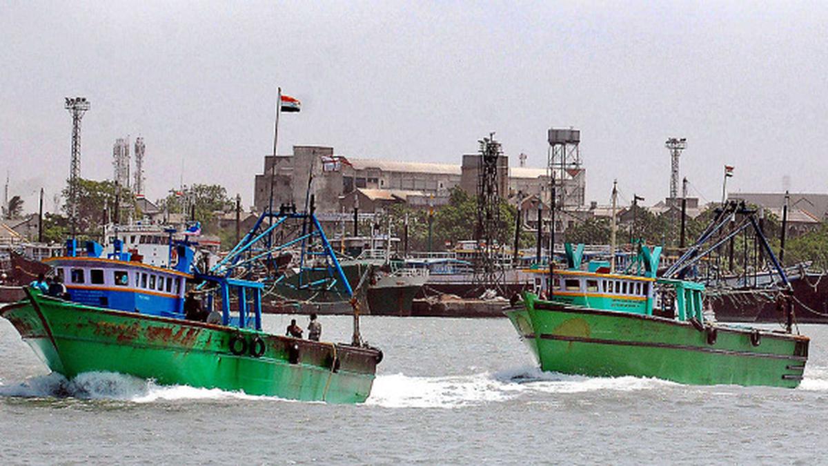 Mechanised boats resume fishing after nine days in Tuticorin - The Hindu