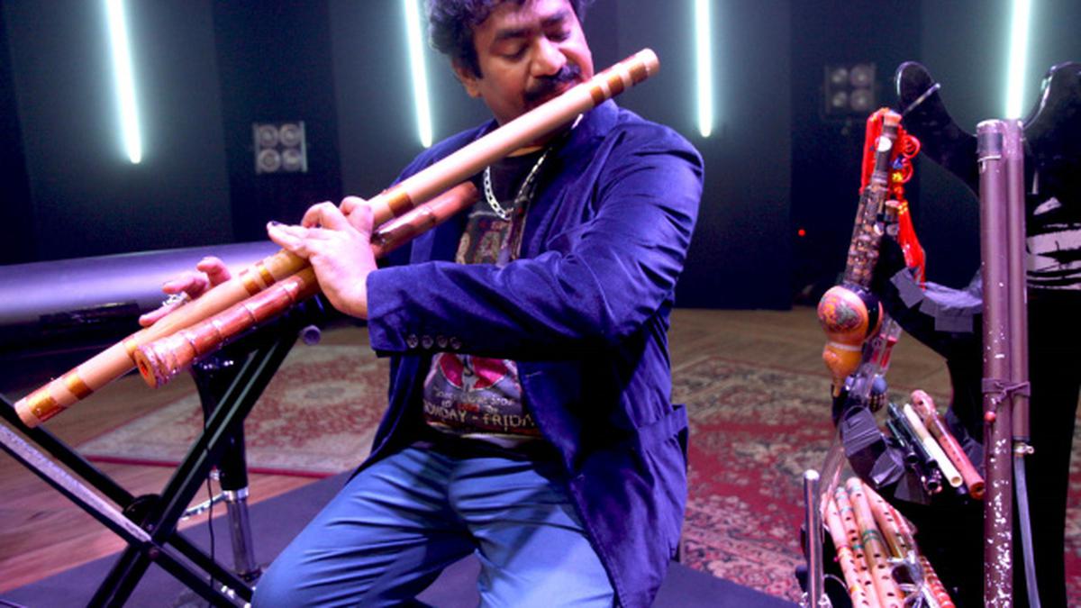 Naveen flute deals