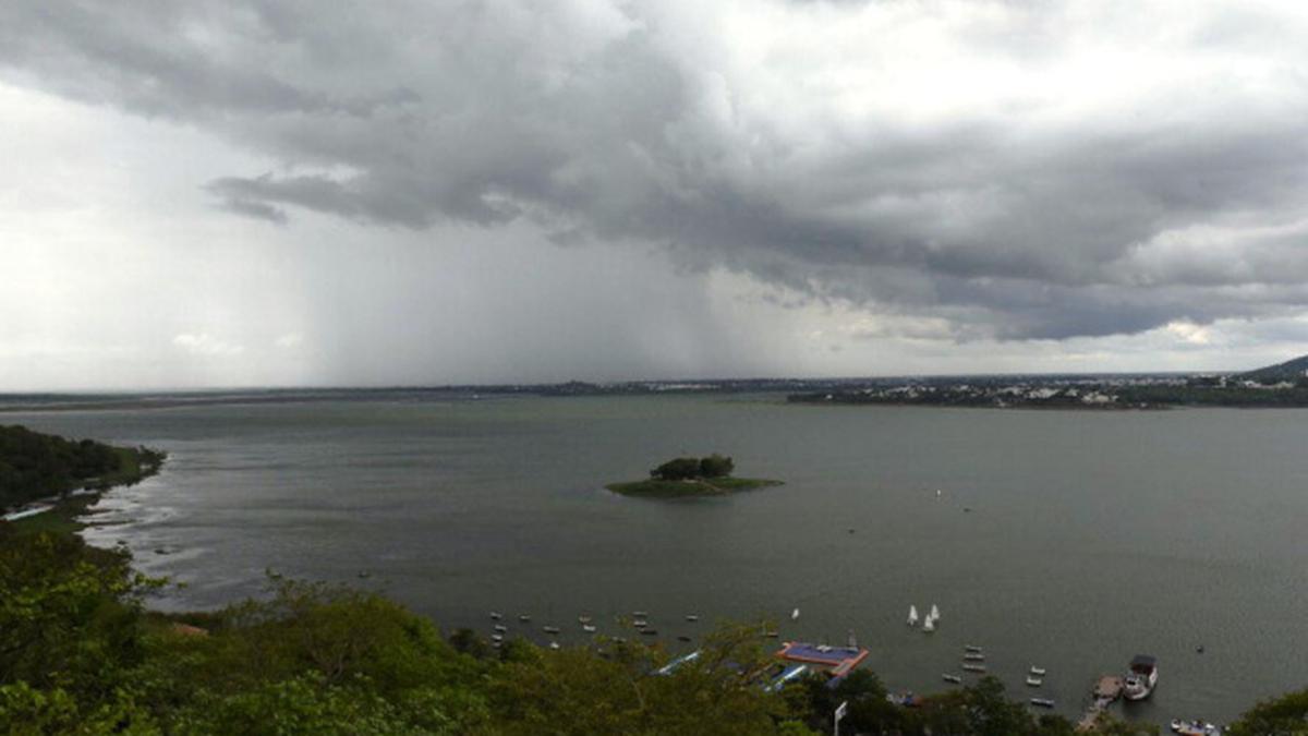 Met Office issues heavy rain alert in at least 8 districts in Madhya Pradesh