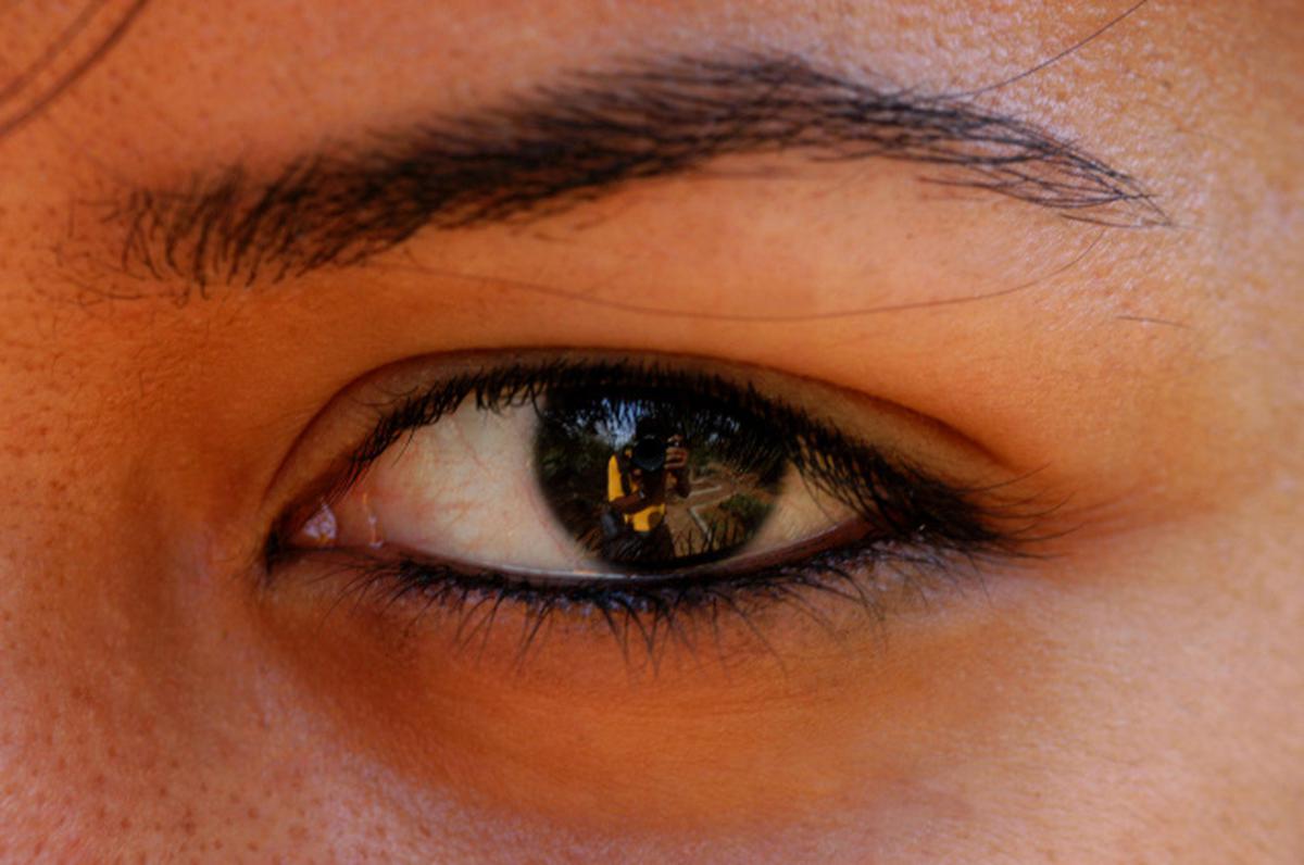 gold iris eye - Google Search  Gold eyes, Eye color, Yellow eyes