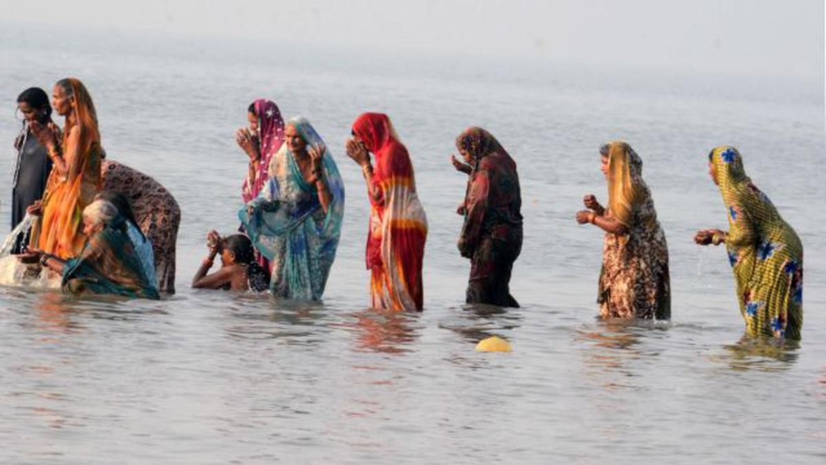 Over 100 bodies found in Ganga; probe ordered - The Hindu