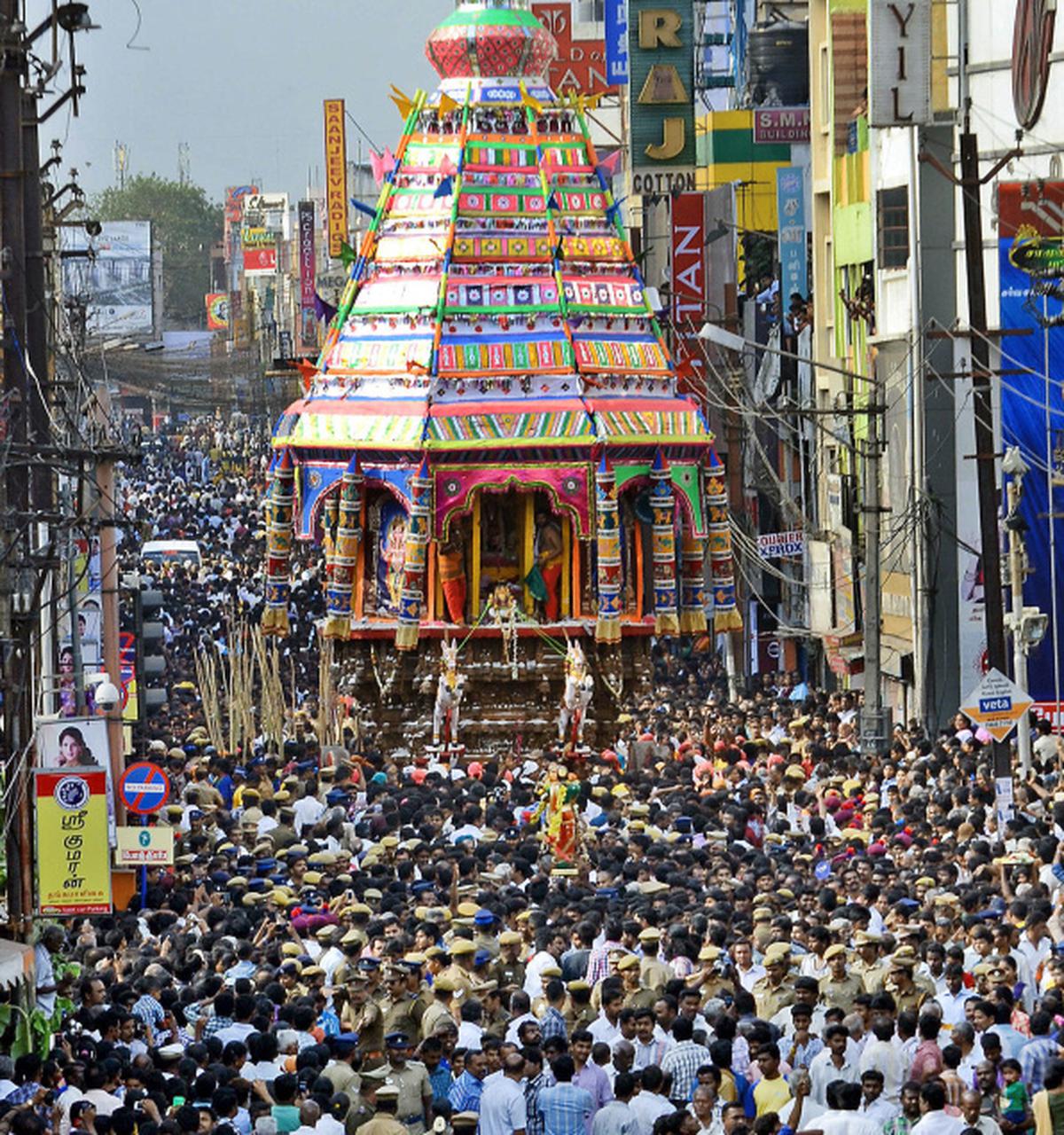 About 9,000 devotees witness car festival - The Hindu