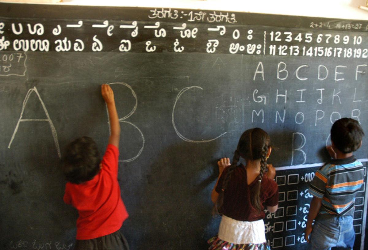 учитель английского языка в индии. учитель в индии. английский в индии государственный язык. индусский английский. английский язык planet of english.