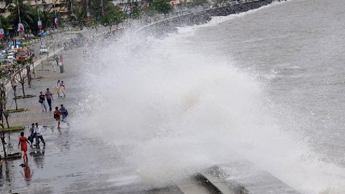 Heavy rains continue to lash Mumbai - The Hindu