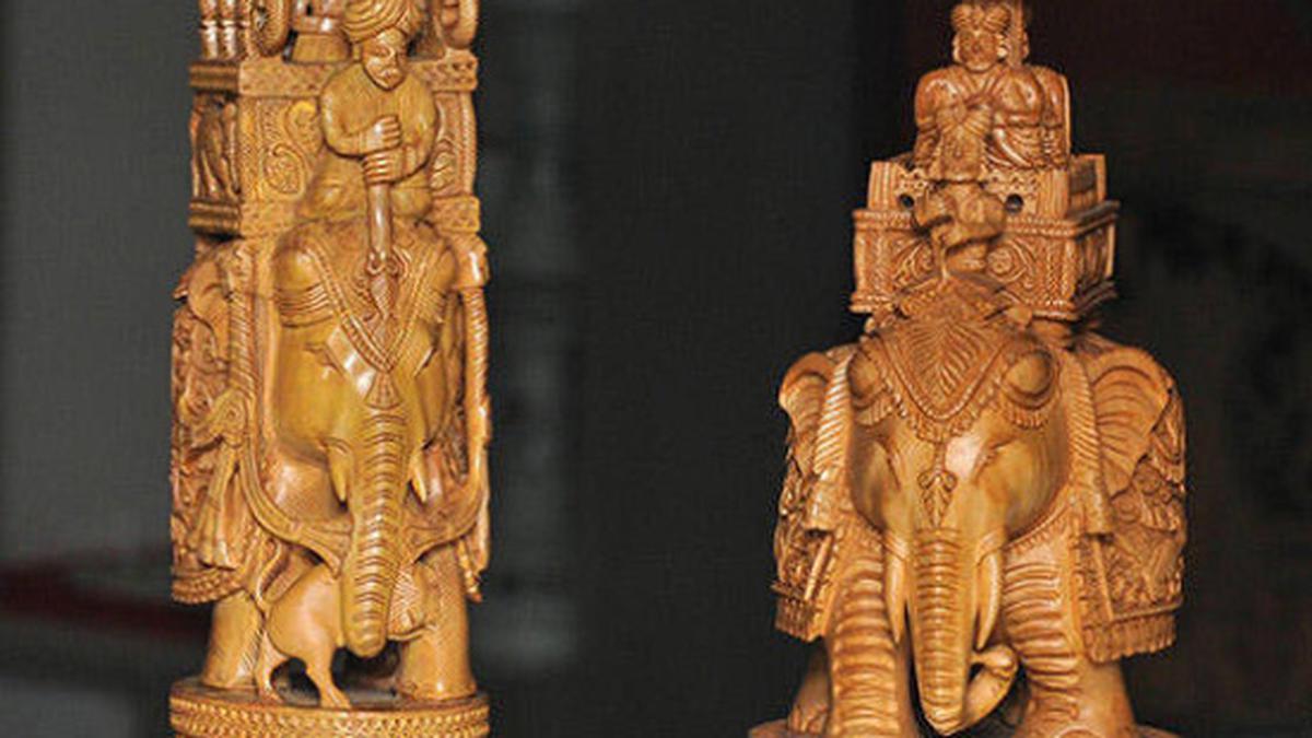 Have a Look at These 5 Impressive Wood Carving Artists in India - Jd  Collections