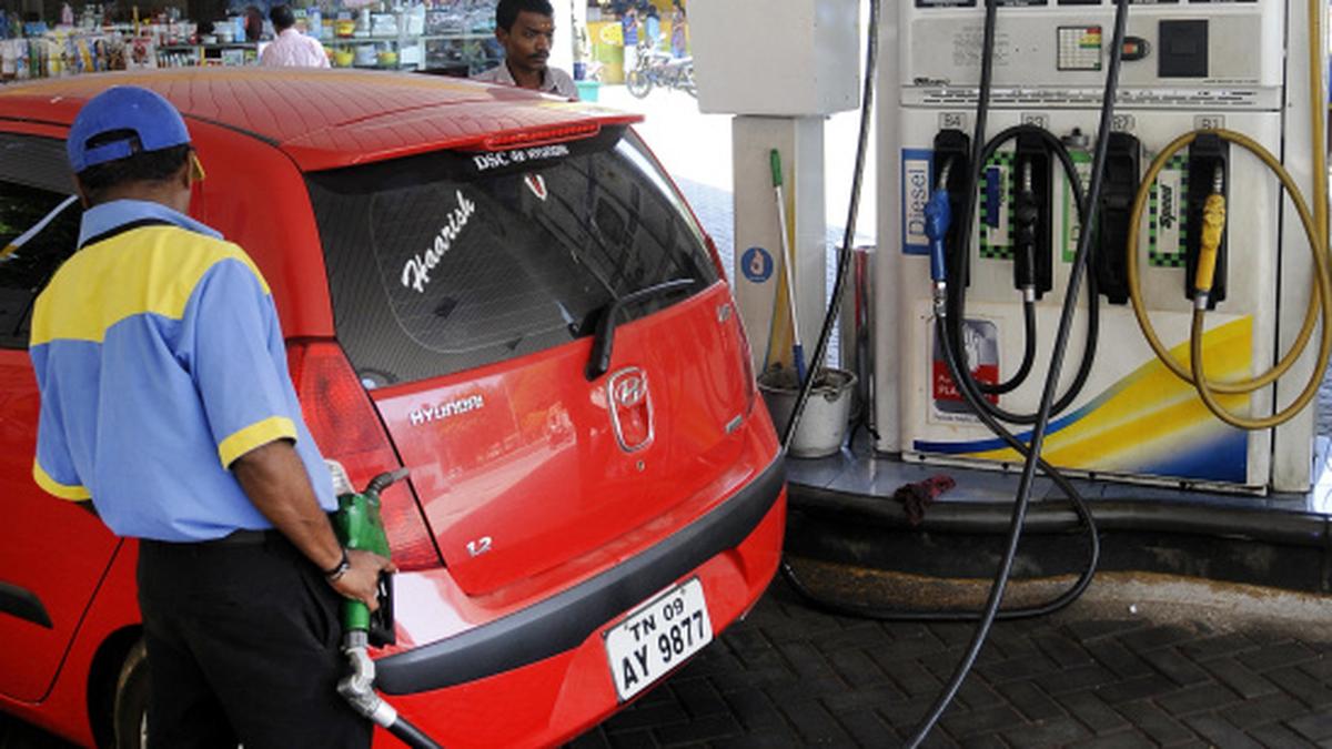 Customers conned at petrol bunks The Hindu