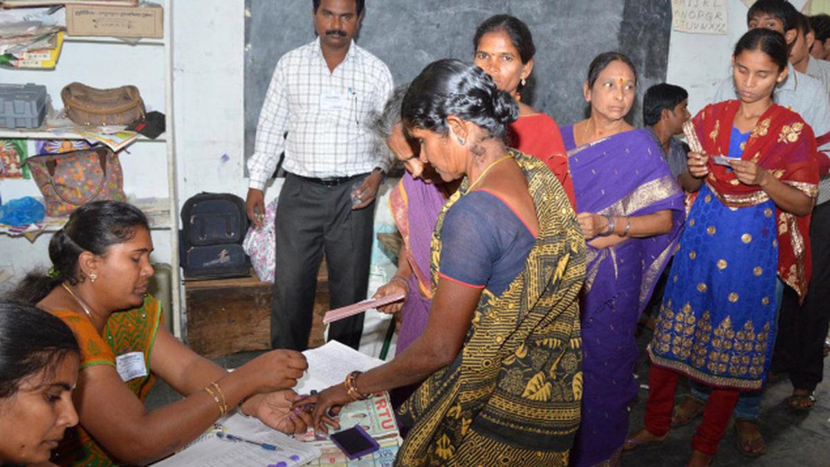 Polling in Narsipatnam, Elamanchili peaceful - The Hindu