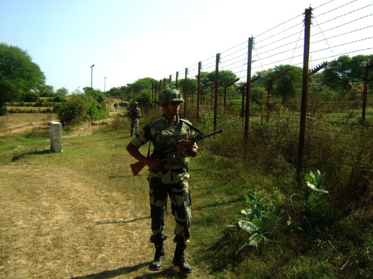 BSF Steps Up Vigil On Indo-Pak Border - The Hindu