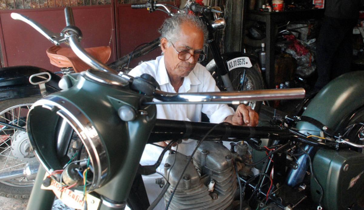 Royal discount enfield mechanic