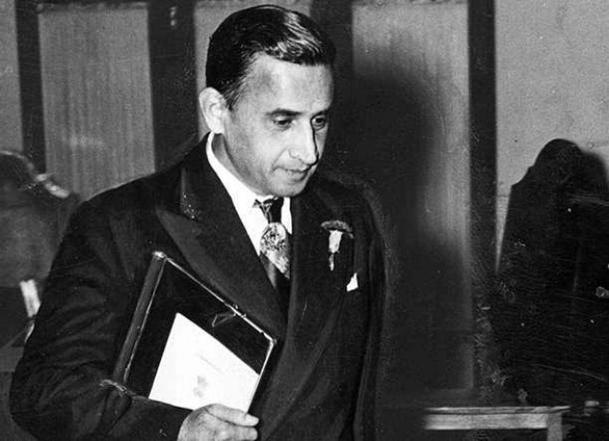 Former Union Finance Minister, C. D. Deshmukh leaving his Chambers with the Budget Papers in hand, on his way to Parliament in New Delhi on February 29, 1952.