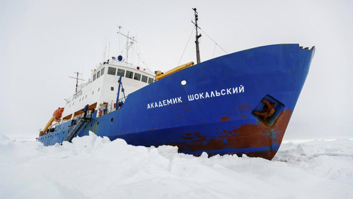 Icebreaker fails to reach icebound Antarctic research vessel